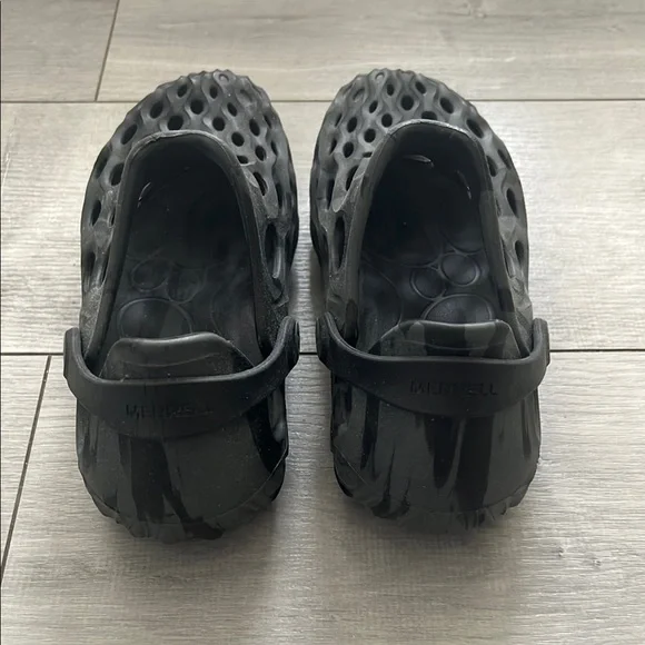 Merrell Black Slip-On Clogs - Picture 5 of 7